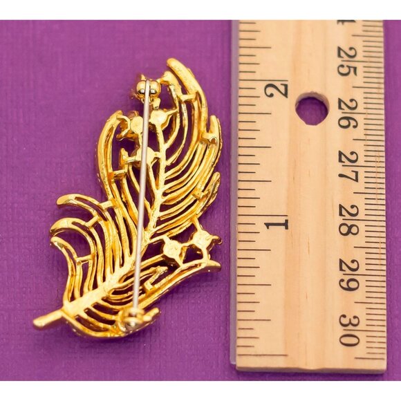 Vintage Mid Century Leaf Emerald Rhinestone Gold Tone Brooch - Q9 - Picture 2 of 2